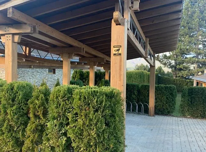 Pirin Golf Emila בקתה *